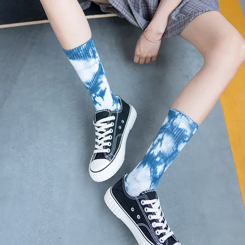 Unisex Tie Dye Crew Socks Casual Streetwear Skateboard Cotton Blend Mid Tube Socks Fashion Personality Colorful Trendy Socks