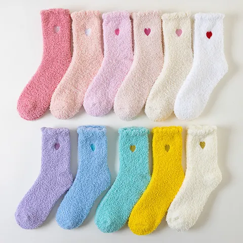 Donne Stile Giapponese Carino Ricamo Cuore Ispessito Pile Corallo Calze da Notte Inverno Caldo Casa Calze da Pavimento