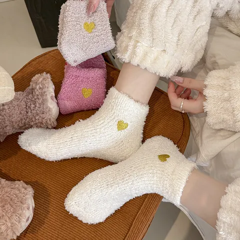 Calzini da Pavimento in Pile Corallo Caldi Invernali da Donna Simpatico Ricamo a Cuore Inospessiti Morbidi Comodi Calzini da Sonno da Interno