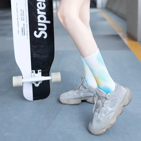 Chaussettes de Sport Tie-Dye Unisexe Coton Dégradé Coloré Streetwear Décontracté Mi-Hauteur Mode Tendance