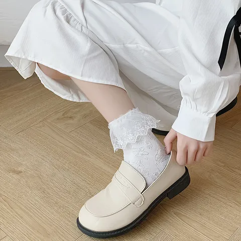 Damen Lolita Spitzenbesatz Socken Süße Schleife Rüsche Baumwolle Wadenlange Socken JK Uniform