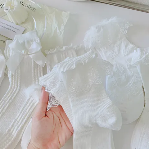 Chaussettes Mi-hautes en Coton Style Lolita Japonais pour Femmes Mignon Volant en Dentelle Nœud Papillon Doux Décontracté Mode