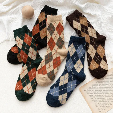 Damen Wolle Verdickt Argyle Wadenstrümpfe Vintage Britisch College Stil Retro Crew Socken Winter Warm Lässig Strumpfwaren