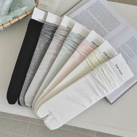 Women Two Toe Socks Split Toe Slouch Socks Silk Cotton Blend Breathable Crew Socks Solid Color Tabi Socks Korean Style Hosiery