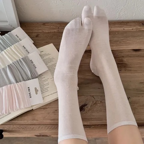 Women Two Toe Socks Split Toe Slouch Socks Silk Cotton Blend Breathable Crew Socks Solid Color Tabi Socks Korean Style Hosiery