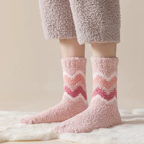 Damen Winter Verdickt Korallenfleece Crew Socken Welliges Streifen Weich Warme Bodensocken