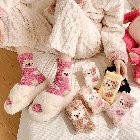 Süße Bär Korallenfleece Socken Damen Winter Verdickt Warm Schlaf Socken Süß Cartoon Heim Boden Socken Gemütliche Nachtwäsche