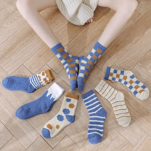 Verdickte Korallenfleece Schlafsocken Für Damen Winter Warme Wadenhohe Bodensocken Britischer Stil Karo Gestreifte Thermosocken