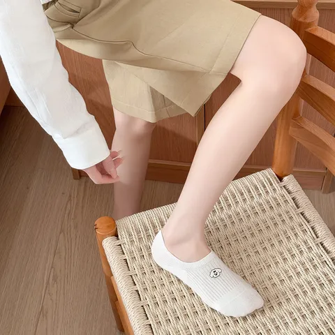 Frühling Sommer Damen Süße Welpen Stickerei Gekämmte Baumwolle Low-Cut Füßlinge Antirutsch Unsichtbare Casual Socken