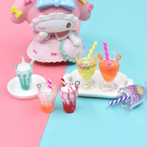 Mignons Accessoires de Bricolage en Résine Miniature Gobelet de Boisson Tranche de Fruit Couleurs Mixtes Aléatoires pour Étui de Téléphone en Argile Crème Maison de Poupée Matériaux de Bricolage
