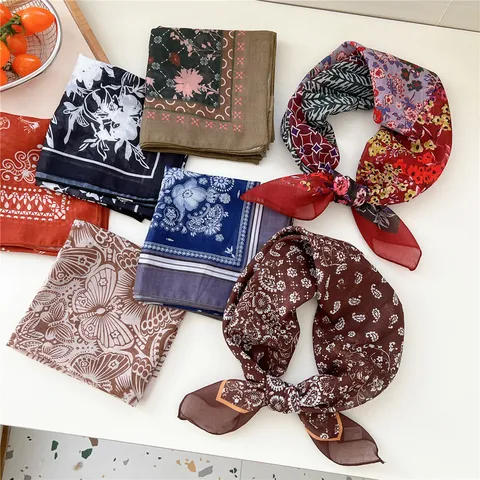 Women Fashion Square Scarf Vintage Paisley Floral Printed Neck Scarf Lightweight Polyester Neckwear For Daily Wear