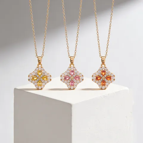 Damen Mode Kleeblatt Anhänger Halskette Kupfer Strass Kragen Halskette Luxus Vierblättriges Kleeblatt Schmuck Geschenk