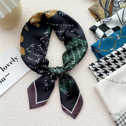Damen Mode Imitation Seide Quadratischer Schal Vintage Kette Geometrisch Bedruckt Elegant Halstuch Büro Karriere Halstuch