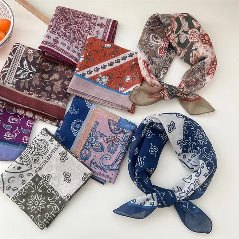 Women Vintage Paisley Print Polyester Small Square Scarf Lightweight Breathable Neck Scarf Daily Decorative Accessory