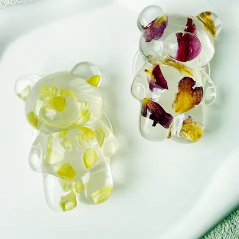 3D Cute Bear Phone Socket Holder Real Dried Flowers Resin Cartoon Bear Griptok Stand For Phone Universal Adhesive Finger Ring Grip Support
