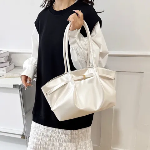 Sac Cabas Femme Grande Capacité en Cuir PU de Haute Qualité Sac à Bandoulière Minimaliste Couleur Unie Sac à Main de Navetteur Sac Sous les Bras Plissé Avec Boucle en Métal