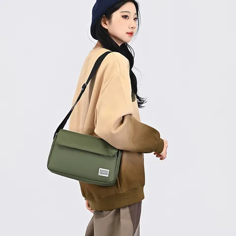 Lässige Segeltuch Umhängetasche Große Kapazität Messenger Schultertasche Klappenverschluss Einfarbig Reise Tasche Für Herren Damen