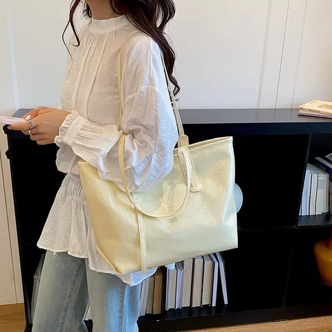 Large Capacity Commuter Tote Bag Women Spring New Style Underarm Bag Textured Stylish Single Shoulder Big Bag PU Leather