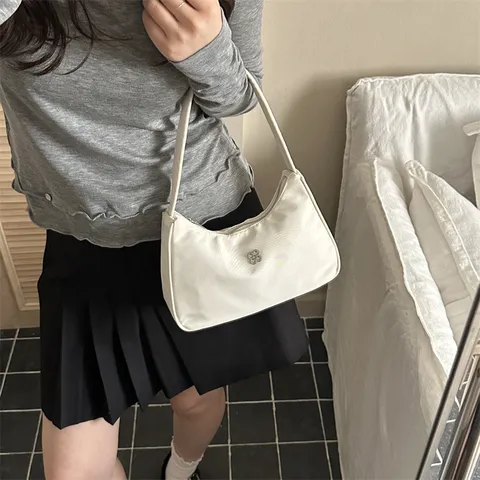 Borsa a Spalla Minimalista in Nylon da Donna Leggera Borsa Hobo a Mezzaluna Borsa da Sottoascellare di Lusso alla Moda