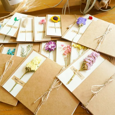 Biglietto d'Auguri in Carta Kraft Retrò Con Fiori Secchi Best Wishes Fatto a Mano Per Festa degli Insegnanti Matrimonio