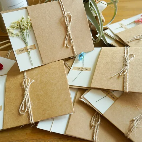 Biglietto d'Auguri in Carta Kraft Retrò Con Fiori Secchi Best Wishes Fatto a Mano Per Festa degli Insegnanti Matrimonio
