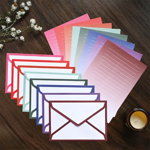 Set di Buste con Lembo Triangolare in Stile Occidentale Carta Kraft Bianca Ispessita Carta da Lettera Sfumata per Inviti