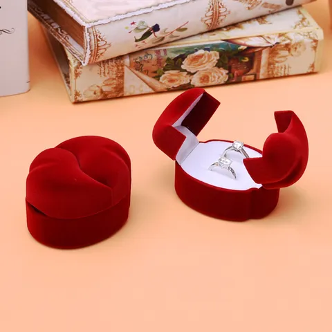 Scatola per Anelli in Velluto a Forma di Cuore Custodia per Conservazione di Anelli Doppi Supporto per Anelli di Proposta di Matrimonio Scatola Regalo per Gioielli Rossa