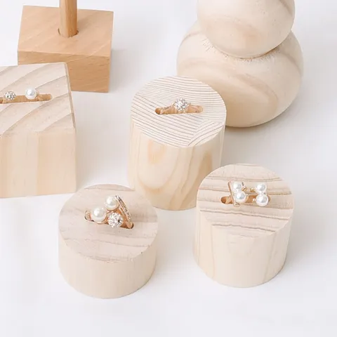 Natuurlijk Massief Houten Ring Display Standaard Vierkant En Rond Houten Sieradenhouder Organizer Voor Ring Oorstecker Vitrine Opslag