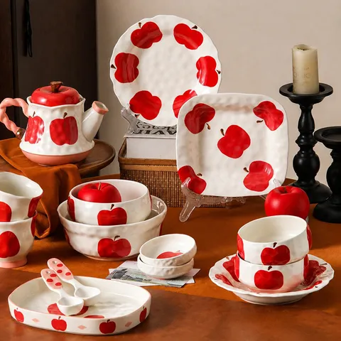Servizio da Tavola in Ceramica Mela Rossa Sottosmalto Carino Ciotola Piatto Tazza Cucchiaio Casa Cucina