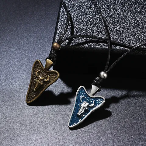 Collier Pendentif Crâne de Taureau Rétro Style Hip Hop Alliage de Zinc Charme de Flèche Avec Cordon en Cuir Noir Bijoux Homme
