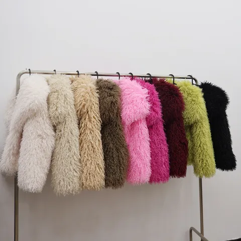 Women's Fashional Short Faux Fur Coat Winter Warm Oversized Lapel Long Sleeve Cardigan Jacket Fluffy Plush Outerwear
