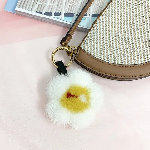 Flauschiger Nerzfell Blumen Taschenanhänger Süße Gänseblümchen Spiegelei Form Schlüsselanhänger Weicher Pelziger Auto Schlüsselring Damen Taschen Anhänger Schmuck