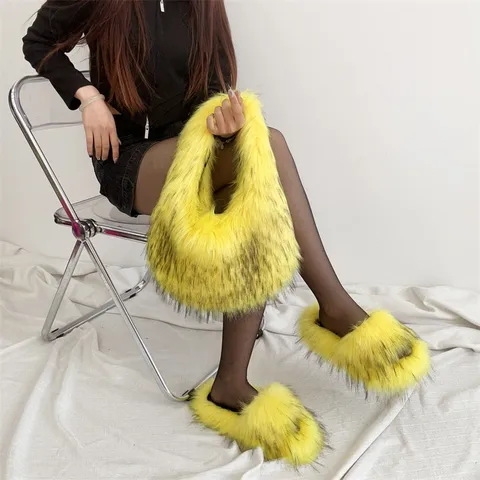 Set Pantofles Kai Tsanta Apo Synthetiki Gouna Gia Gynekes Cheimerines Zestes Afkates Pantofles Spitiou