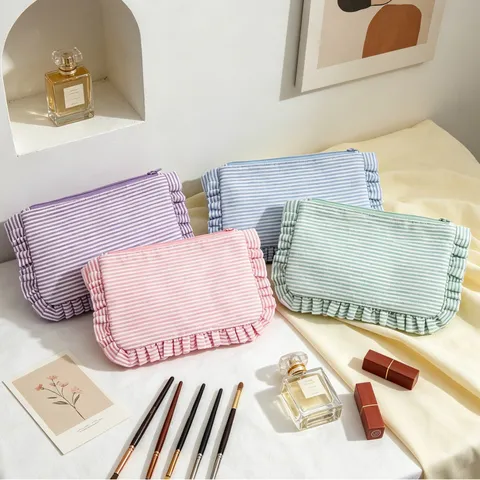 Nordic Striped Ruffle Seersucker Cosmetic Bag Portable Travel Toiletry Makeup Pouch Clutch Style Storage Bag For Women Everyday