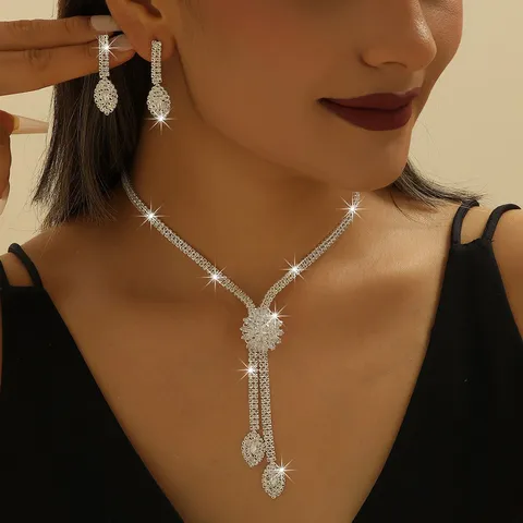 Luxury Floral Zirconia Necklace Earrings Set Elegant Alloy Silver Zirconia Bridal Wedding Banquet Jewelry