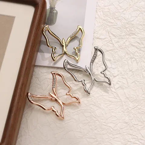 Minimalistische Legering Vlinder Sjaalclip Kleding Hoek Gesp Strass Goud Zilver Roségoud Mode Kledingaccessoires