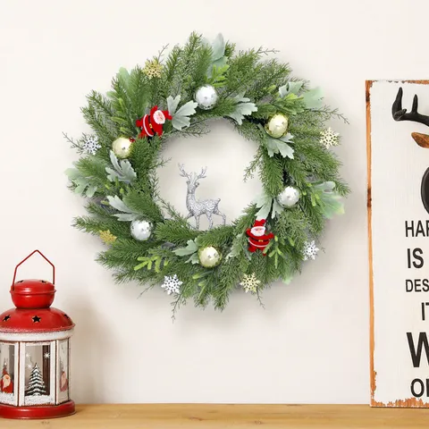 Corona de Navidad Artificial Hecha a Mano Con Adornos de Papá Noel y Renos Corona de Agujas de Pino Festiva para Decoración de Puerta