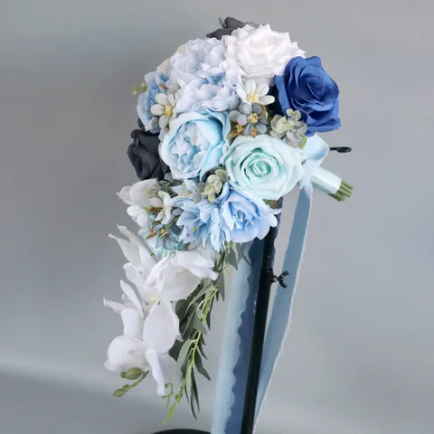 Westlicher Hochzeits Brautstrauß Künstliche Seidenblume Wassertropfen Wasserfall Stil Weiß Blau Rose Handstrauß Fotografie Requisiten