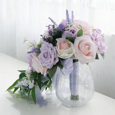 Bouquet di Fiori di Rose in Seta Artificiale Cascata Bouquet da Sposa Tenuto in Mano Viola Taro Composizione Floreale Falsa Per Decorazione Festa di Matrimonio