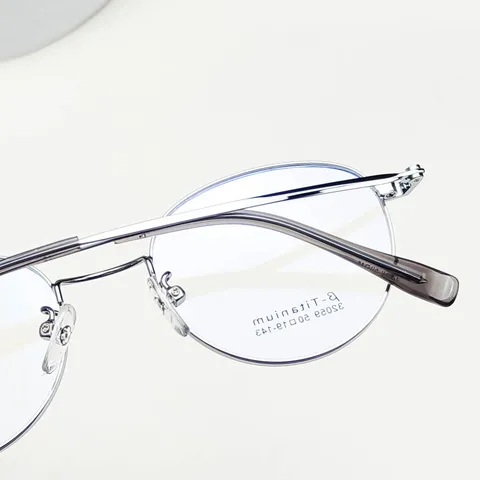 Vintage Round Titanium Alloy Optical Glasses Frame Small Face Retro Metal Eyewear Frame For Men And Women