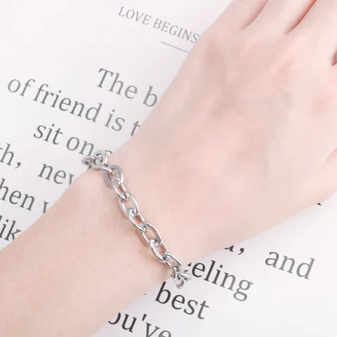 Vintage Titanium Steel Portrait Coin Pendant Bracelet for Women Men Retro Chunky Link Chain Bracelet with T-Bar Clasp Jewelry
