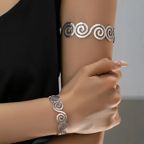 Set Bracciale e Fascia da Braccio a Spirale Geometrica Minimalista per Donna in Lega Galvanizzata Elegante Gioielli Regalo