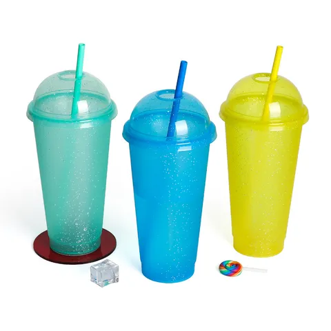 Moderne Minimaliste Gobelet Pailleté en Plastique PP Avec Couvercle Dôme et Paille Tasse à Eau