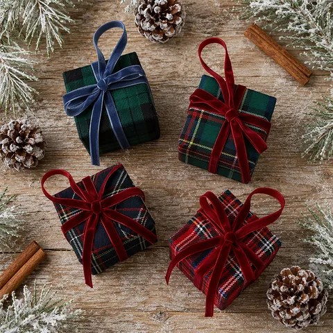 Weihnachten Karo Geschenkbox Hängeornamente Schaumstoff Umwickelter Stoff Kleine Geschenkbox Anhänger Mit Samtschleife Für Indoor Feiertagsbaum Dekor