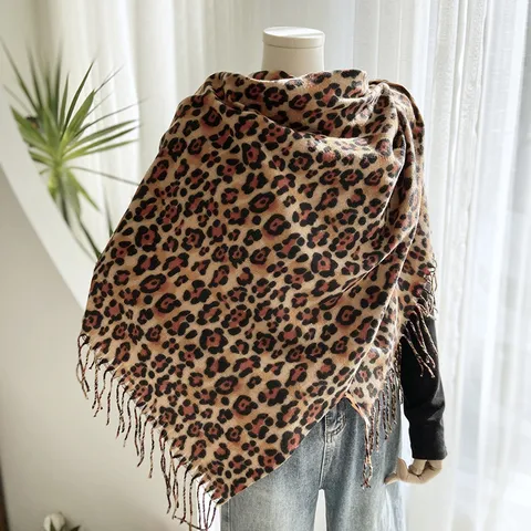 Écharpe Imprimé Léopard Classique Femme Automne Hiver Imitation Cachemire Châle Gland Mode Écharpe Chaude Hiver
