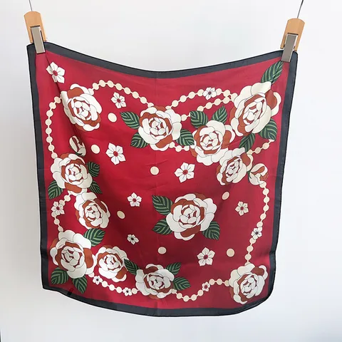 Dames Mode Vierkante Sjaal Elegante Bloemen Parelketting Print Satijn Nek Sjaal Lichtgewicht Zachte Shawl
