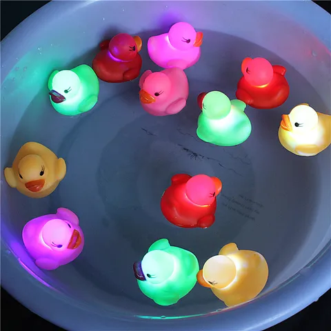 LED Glowing Duck Bath Toy Water Sensing Flash Floating Yellow Duck Kids Bathing Toy