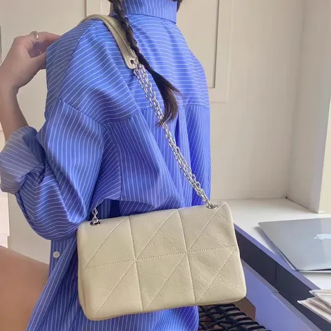 Women Fashion Quilted Chain Shoulder Bag PU Leather Crossbody Bag Casual Daily Small Square Bag Handbag
