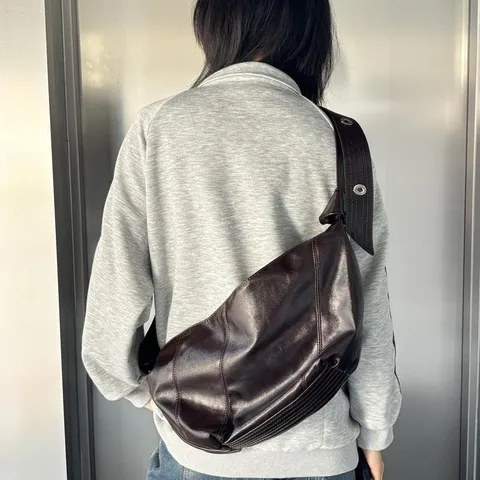 Niche Oil Wax Leather Crossbody Bag Large Capacity Dumpling Bag Vintage Soft Leather Wide Strap Commuting Shoulder Bag