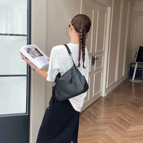 Large Capacity Waterproof Underarm Shoulder Bag Casual Commuter Tote Bag PU Fashion Trendy Handbag For Women